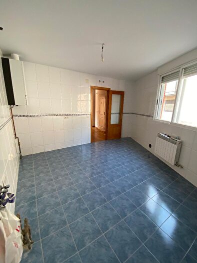 Casas en venta y pisos alquiler - 2
