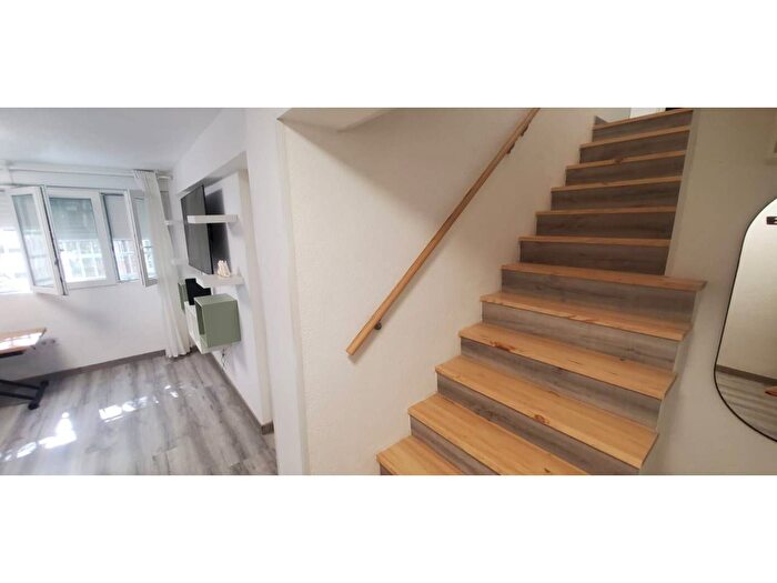 Casas en venta y pisos alquiler - 3