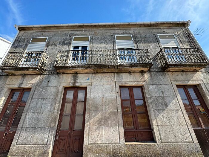 Casa en venta en O Rosal, Pontevedra de 6 habitaciones