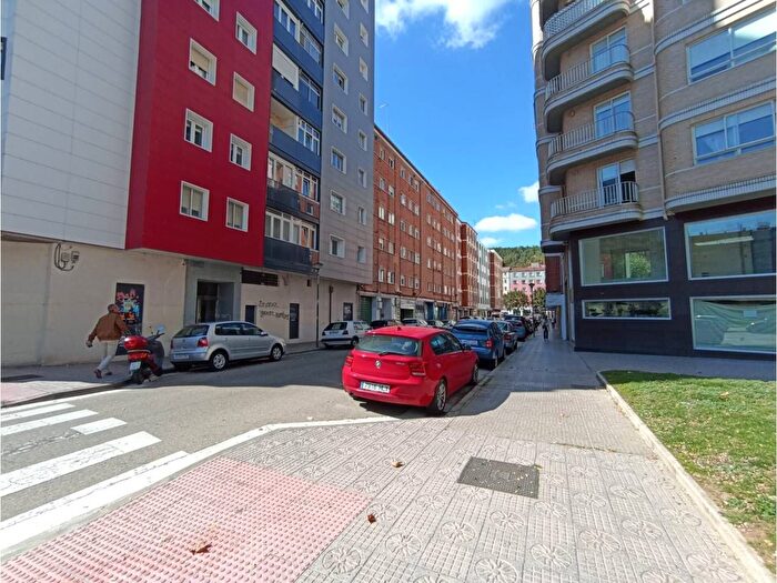 Casas en venta y pisos alquiler - 1