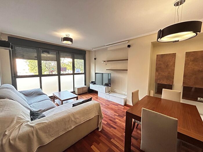 Casas en venta y pisos alquiler - 1