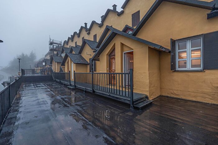 Casas en venta y pisos alquiler - 3