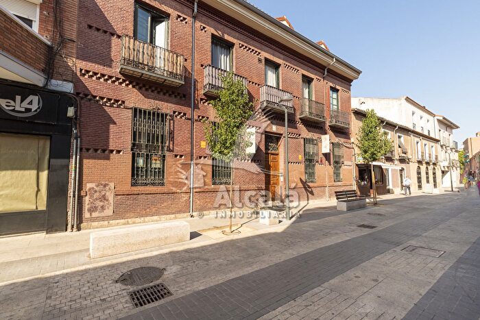 Casas en venta y pisos alquiler - 1