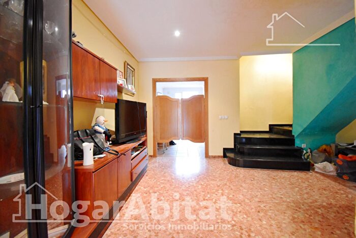 Casas en venta y pisos alquiler - 3