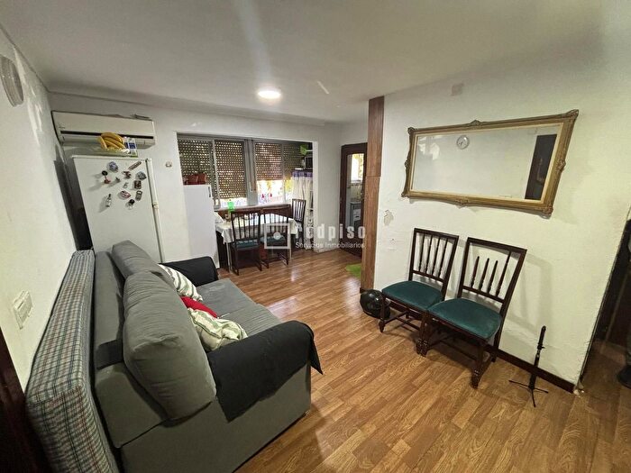 Casas en venta y pisos alquiler - 1