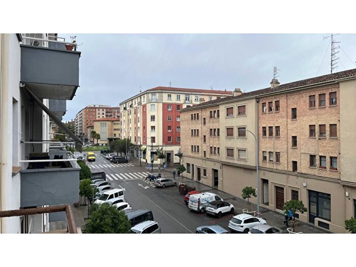 Casas en venta y pisos alquiler - 1