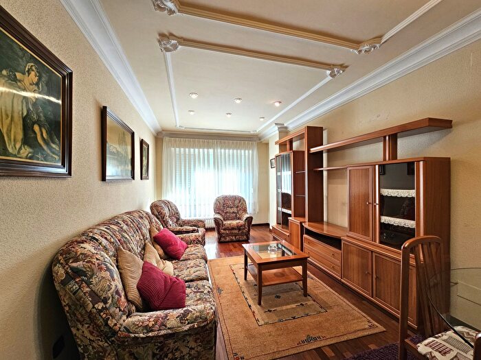 Casas en venta y pisos alquiler - 3