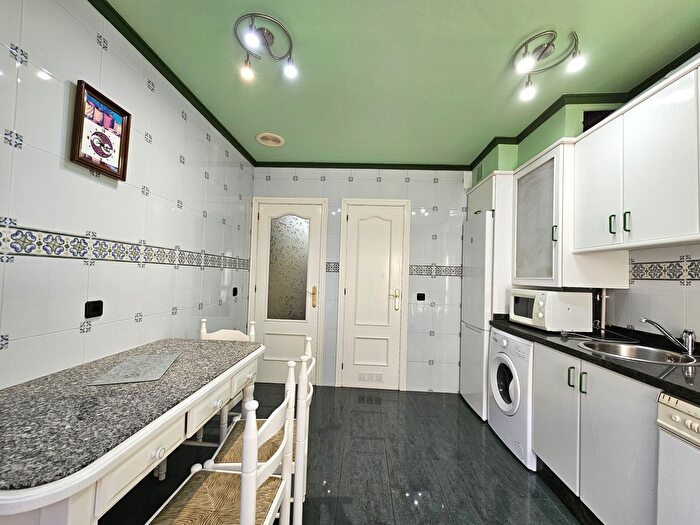 Casas en venta y pisos alquiler - 2
