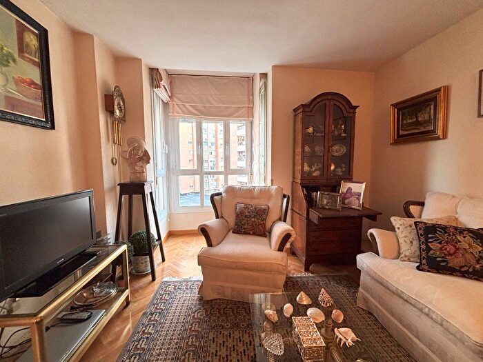 Casas en venta y pisos alquiler - 3