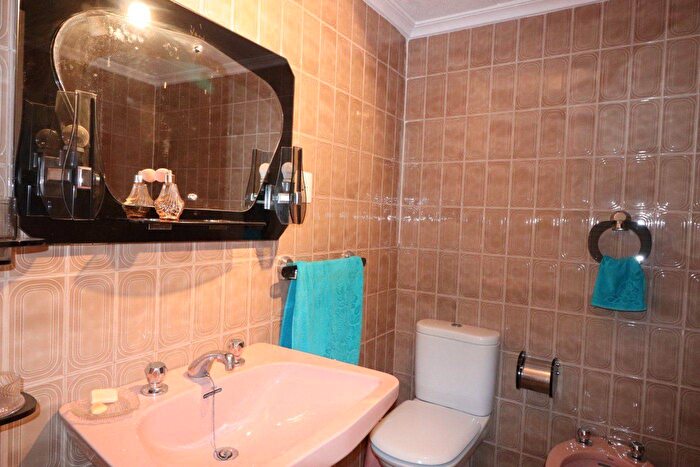 Casas en venta y pisos alquiler - 3