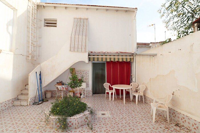 Casas en venta y pisos alquiler - 1