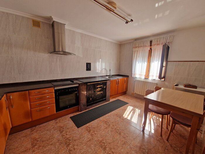 Casas en venta y pisos alquiler - 2