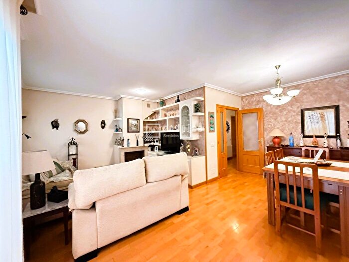 Casas en venta y pisos alquiler - 1
