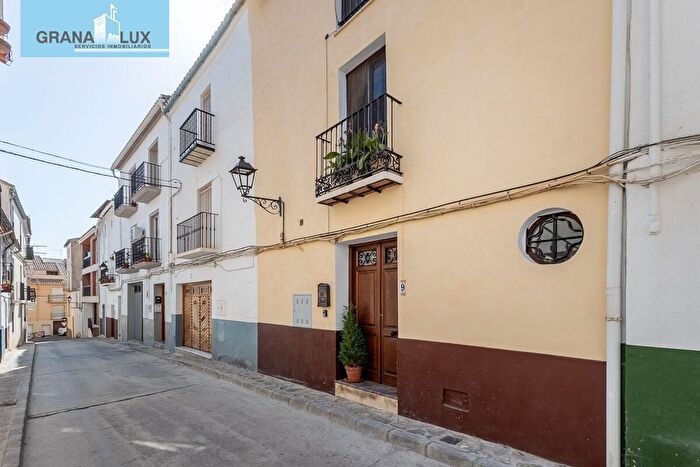 Casas en venta y pisos alquiler - 3