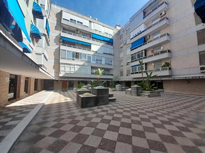 Piso en venta en Avenida Divina Pastora Plaza de Toros, Plaza de Toros de 5 habitaciones