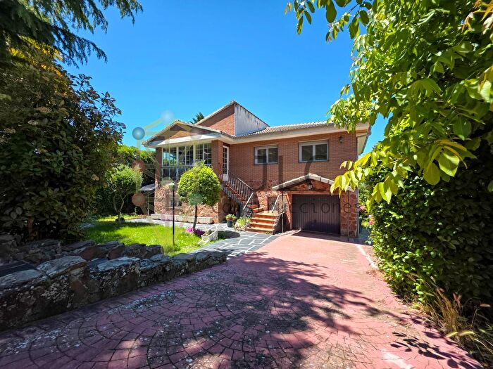 Casas en venta y pisos alquiler - 1