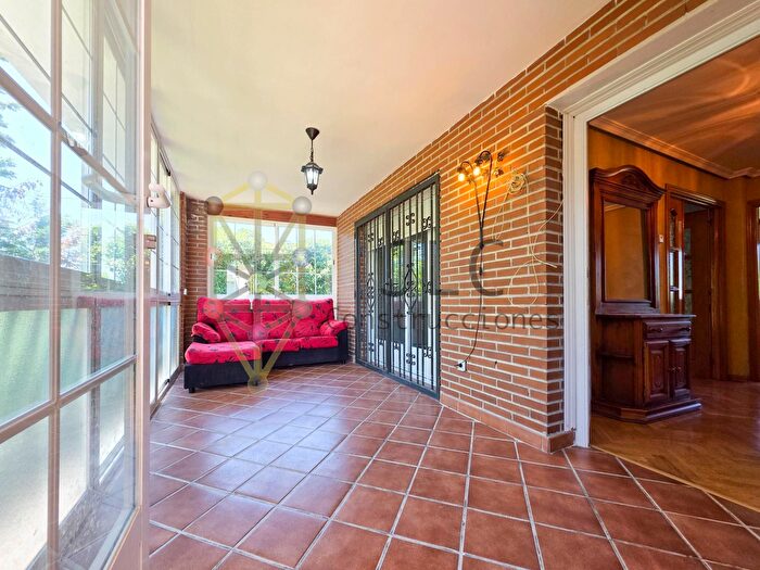 Casas en venta y pisos alquiler - 3