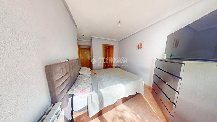 Casas en venta y pisos alquiler - 3
