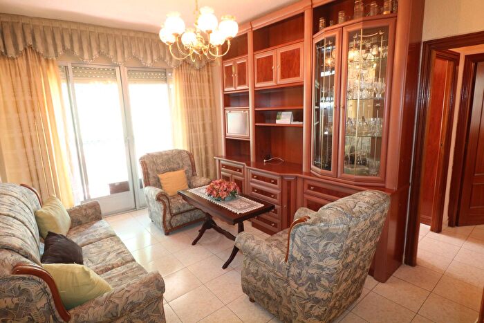 Casas en venta y pisos alquiler - 1