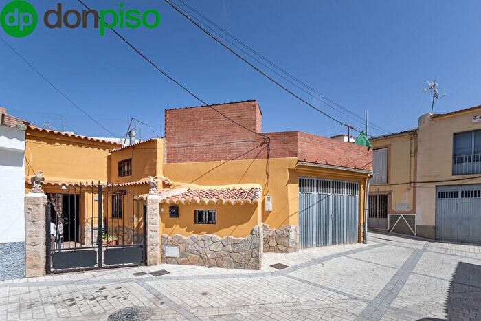 Casas en venta y pisos alquiler - 1