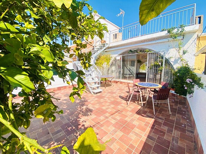 Casa en venta en Orihuela Costa, Playa Flamenca de 2 habitaciones