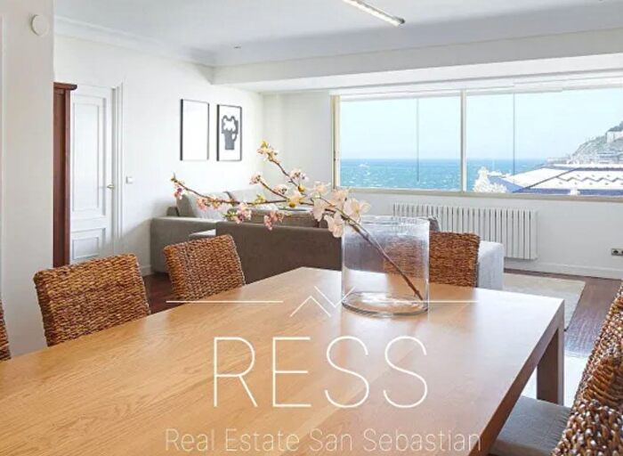 Piso en venta en Centro, Área Romántica de 3 habitaciones