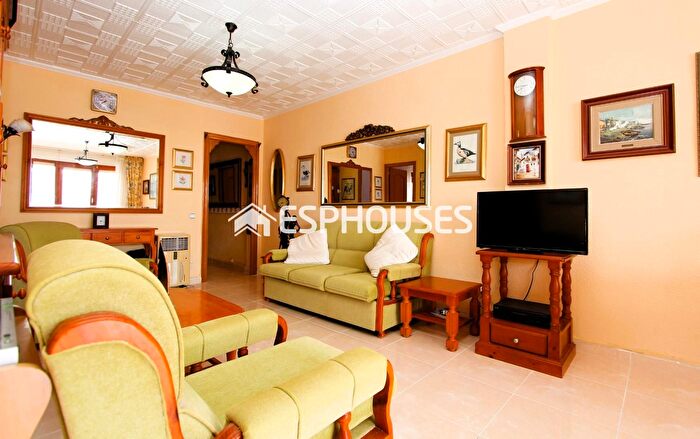 Casas en venta y pisos alquiler - 3