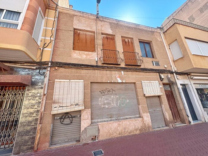 Casas en venta y pisos alquiler - 1