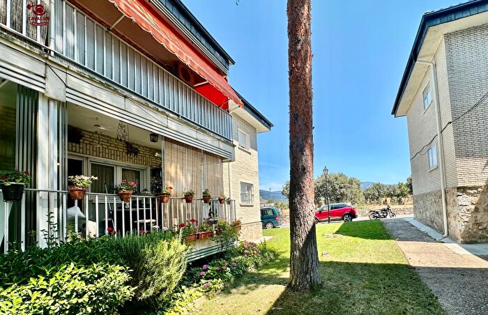 Casas en venta y pisos alquiler - 3