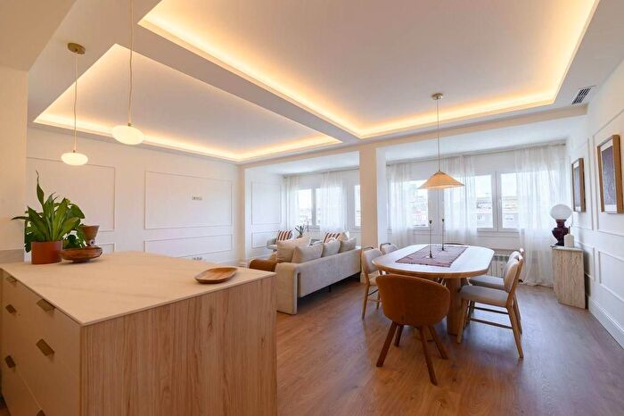 Casas en venta y pisos alquiler - 1