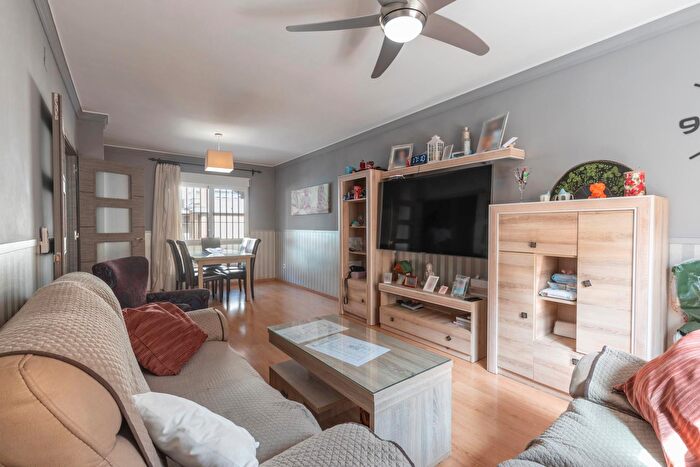 Casas en venta y pisos alquiler - 2