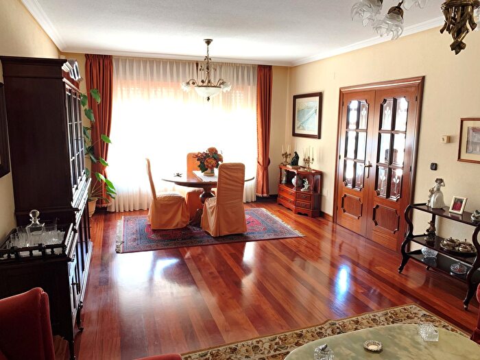 Casas en venta y pisos alquiler - 3
