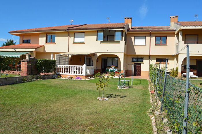 Casas en venta y pisos alquiler - 1