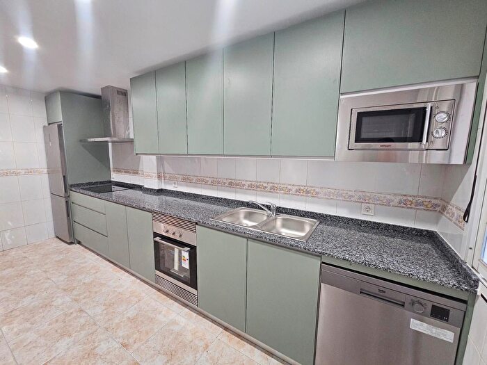 Casas en venta y pisos alquiler - 3