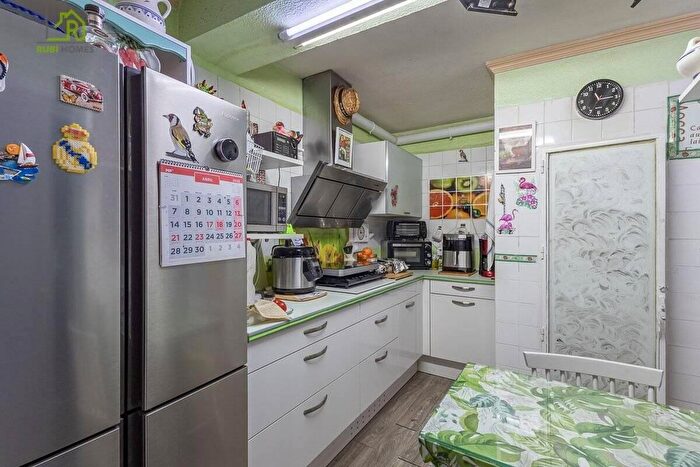 Casas en venta y pisos alquiler - 2