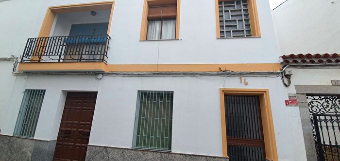 Casas en venta y pisos alquiler - 1