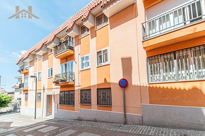 Casas en venta y pisos alquiler - 1