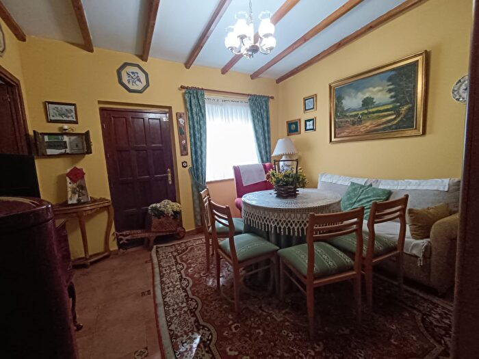 Casas en venta y pisos alquiler - 1