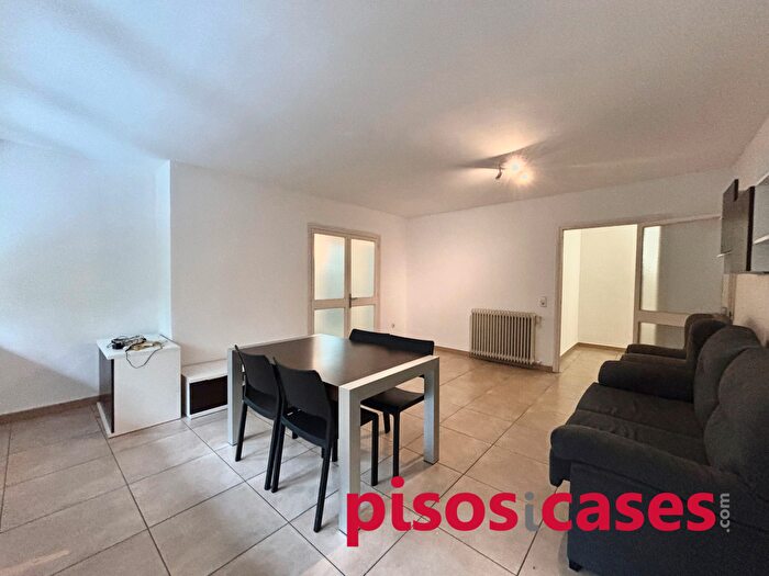 Casas en venta y pisos alquiler - 1