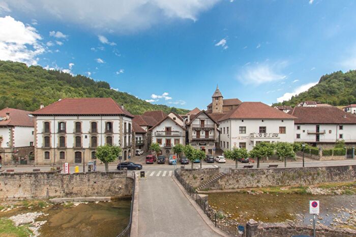 Casa en venta en Ochagavía Otsagabia, Navarra de 7 habitaciones