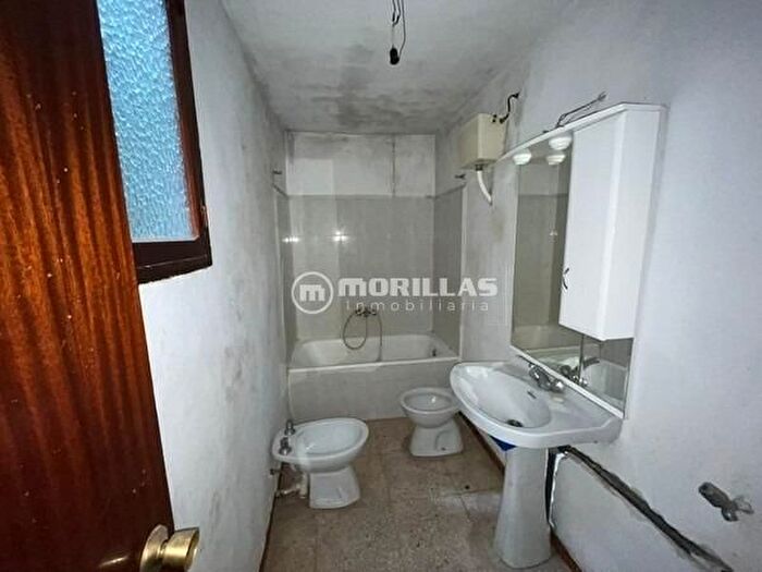 Casas en venta y pisos alquiler - 3
