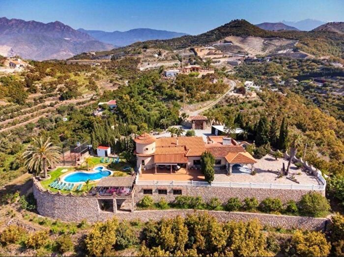 Casa en venta en Motril ciudad, Motril de 10 habitaciones