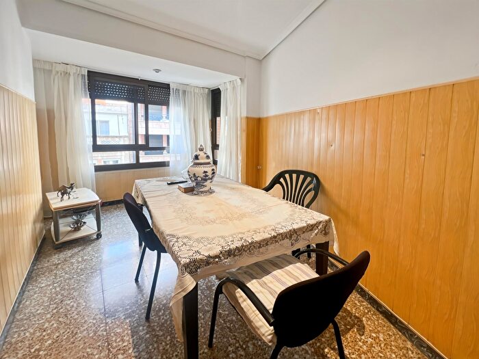 Piso en venta en Centro, Hospital Plaza del Real de 4 habitaciones