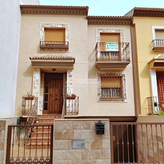 Casas en venta y pisos alquiler - 1