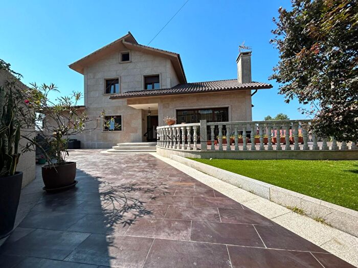 Casa en venta en Bamio, Vilagarcía de Arousa de 7 habitaciones