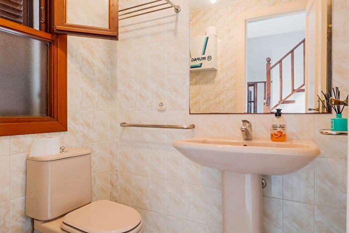 Casas en venta y pisos alquiler - 3