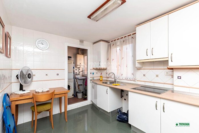 Casas en venta y pisos alquiler - 3
