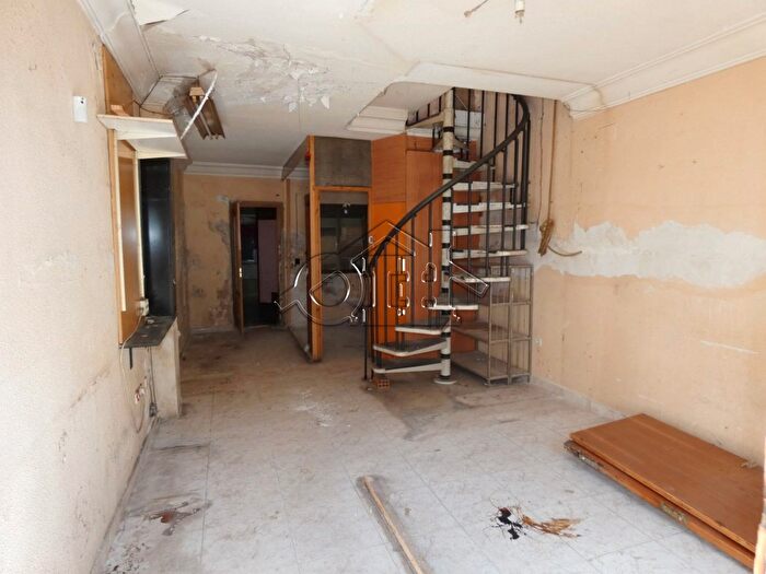 Casas en venta y pisos alquiler - 1