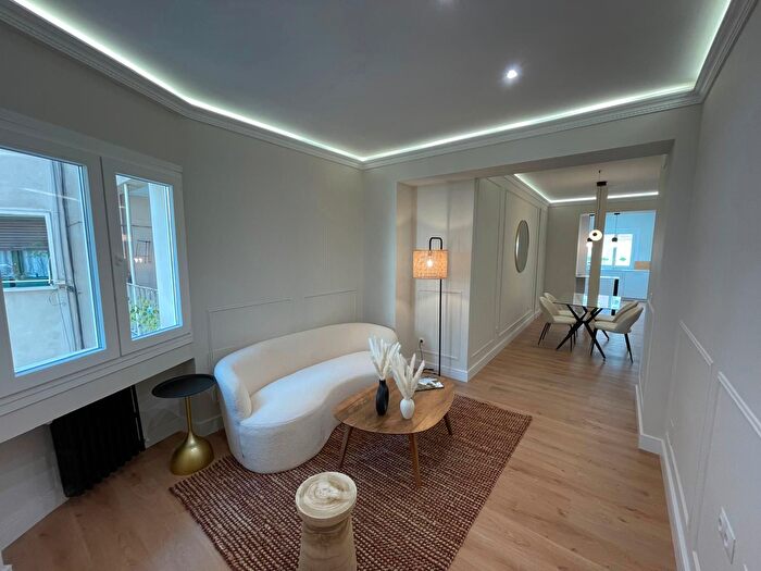 Casas en venta y pisos alquiler - 1