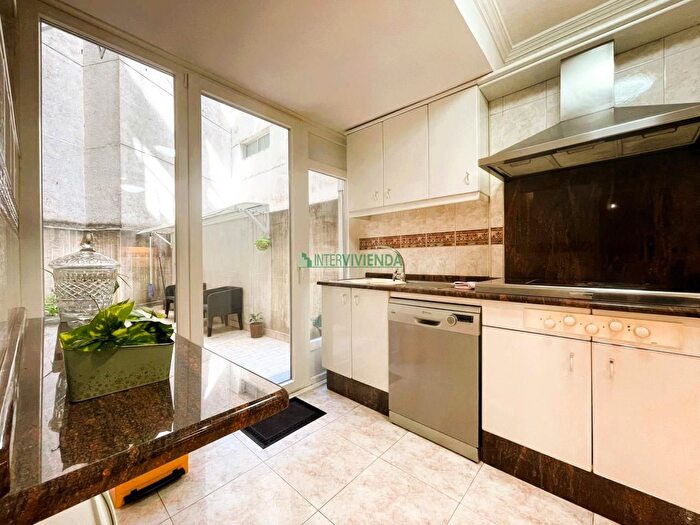 Casas en venta y pisos alquiler - 3